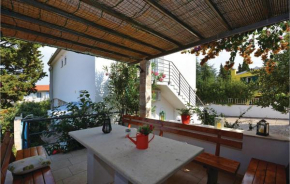 Gorgeous Apartment In Stari Grad With Wifi